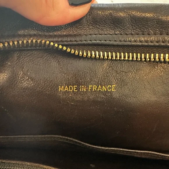 🔹 Vintage Chanel Chevron Large Camera Bag with COA 🔹 - Picture 14 of 16